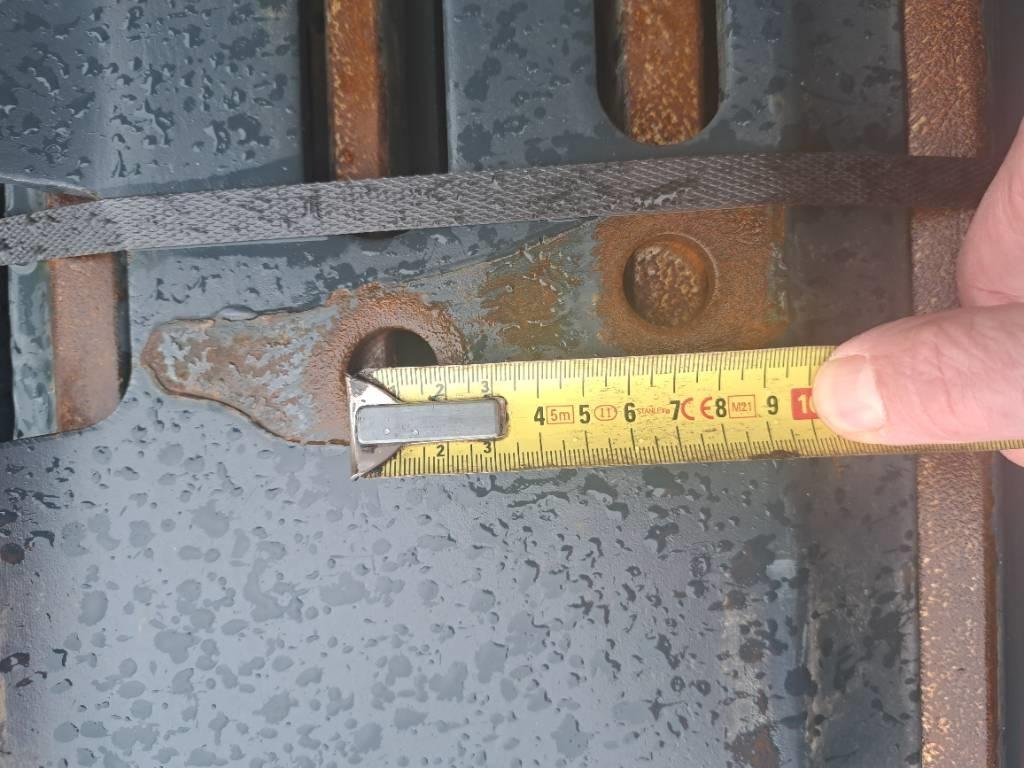 Hyundai HX235, 60cm pads Tracks, chains and undercarriage