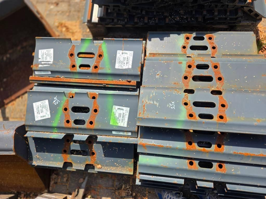 Hyundai Track Pads - Robex 220 - 600mm. Tracks, chains and undercarriage