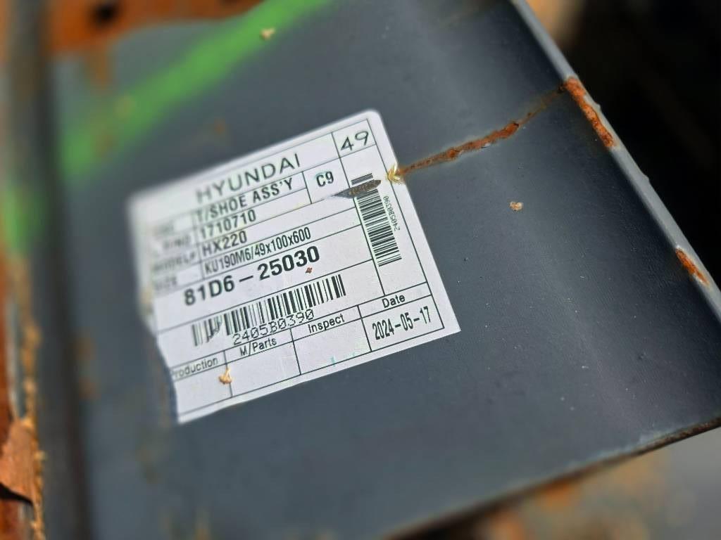 Hyundai Track Pads - Robex 220 - 600mm. Tracks, chains and undercarriage