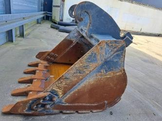 Hyundai Excavator 140 digging bucket CW30 coupler