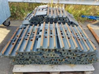 Hyundai Track Pads - Robex 520 - 600mm.